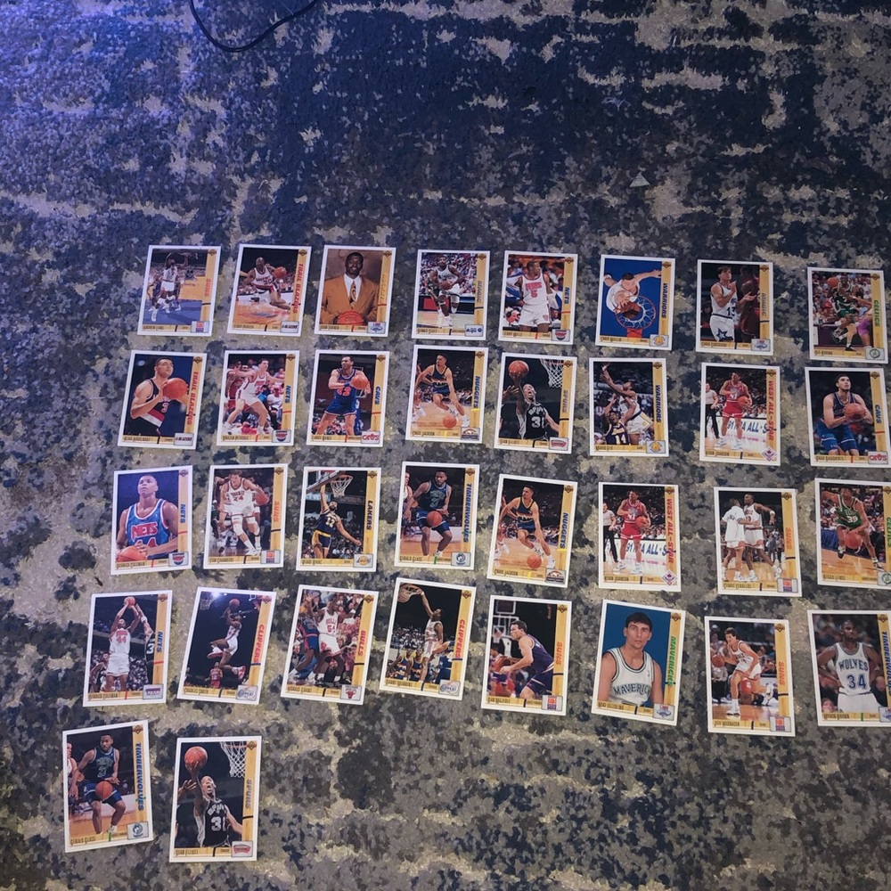 Basketball Lot Full Of 34 Mint Condition Cards